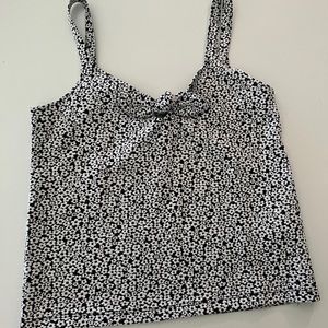 Madewell floral crop top with adorable bow detail!